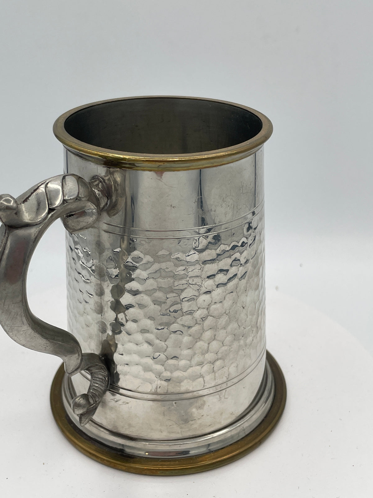 Vintage Hammered Sheffield Pewter & Brass Tankard with Glass Bottom – 13cm