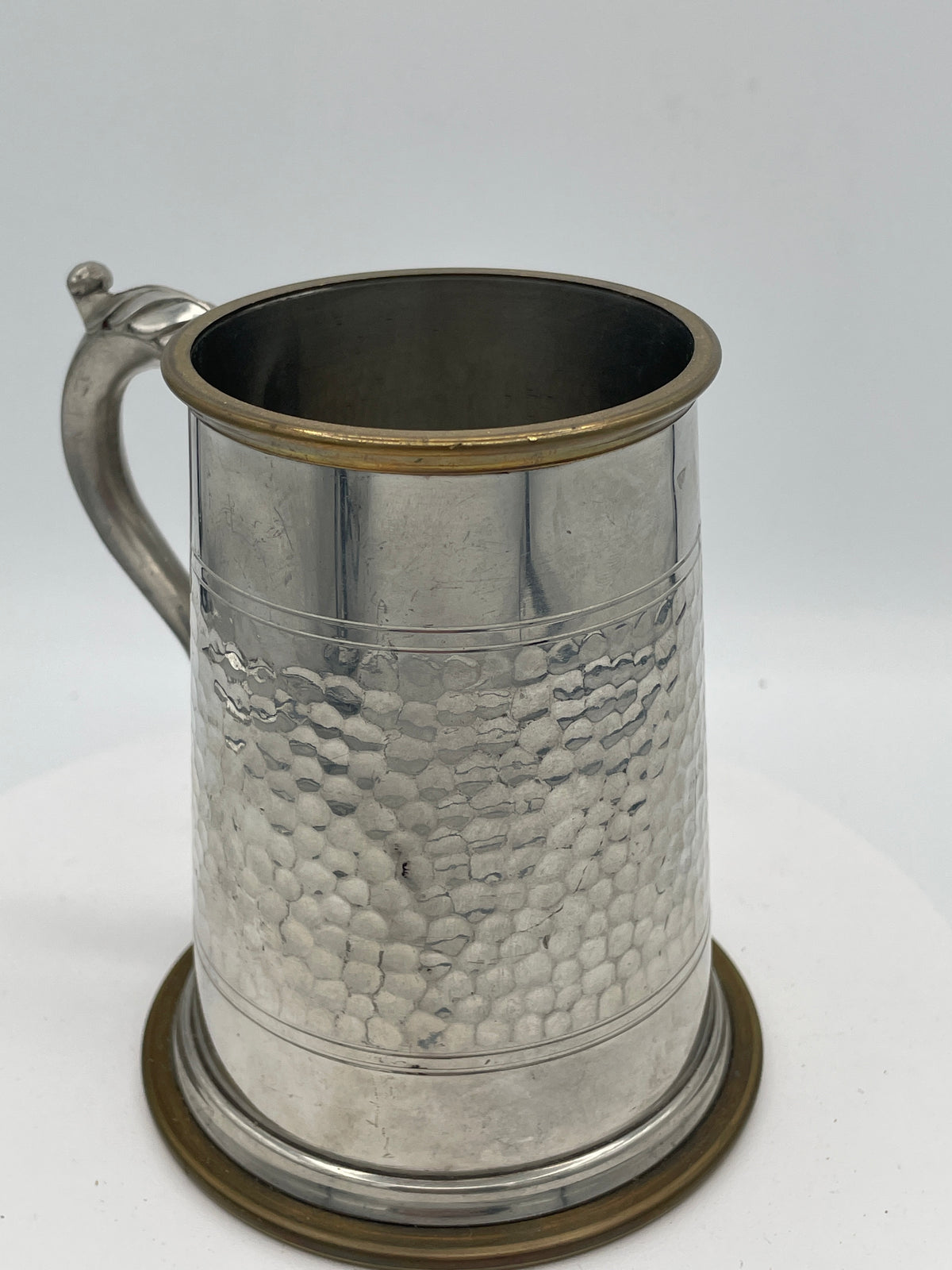 Vintage Hammered Sheffield Pewter & Brass Tankard with Glass Bottom – 13cm