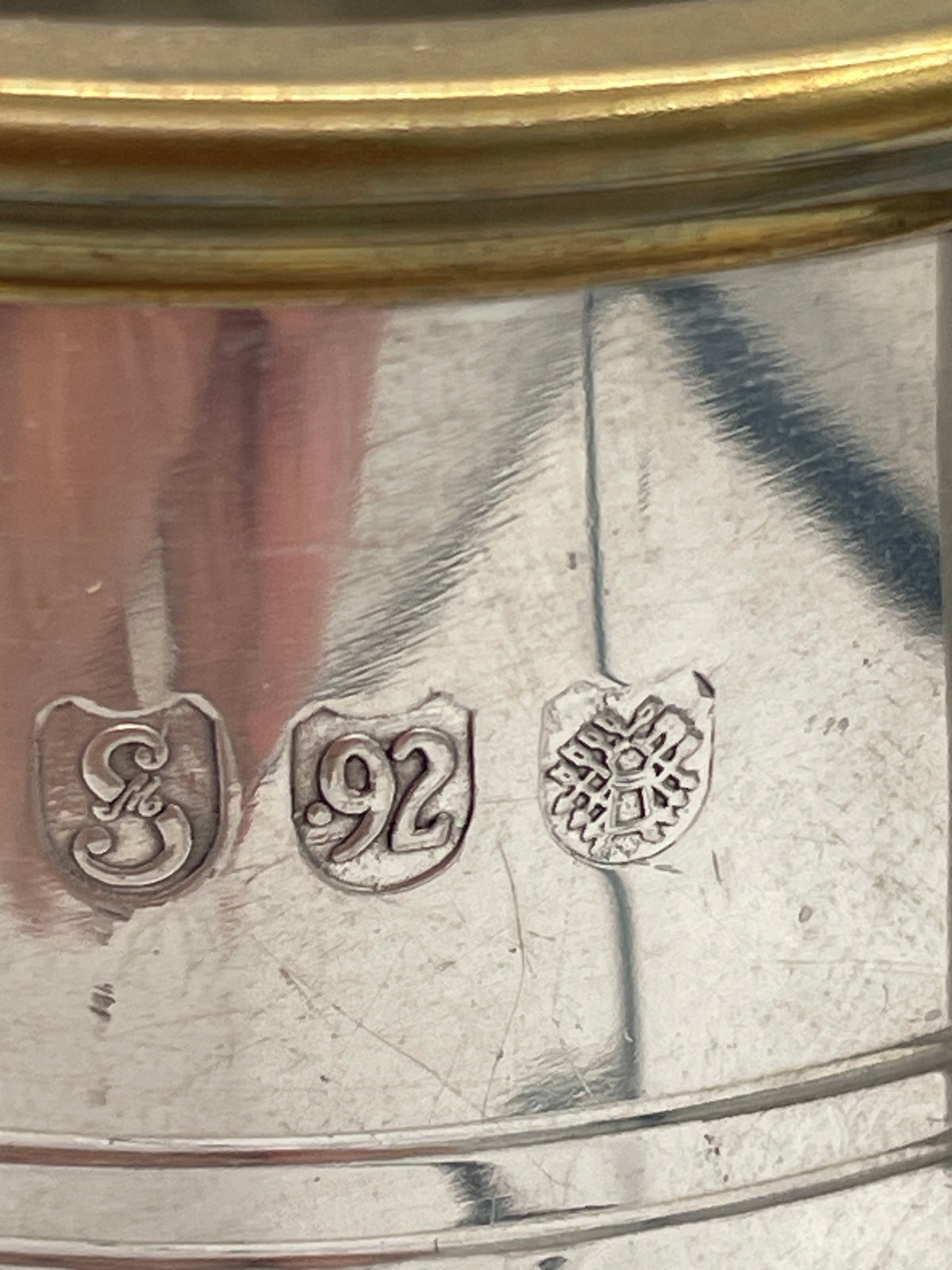 Vintage Hammered Sheffield Pewter & Brass Tankard with Glass Bottom – 13cm