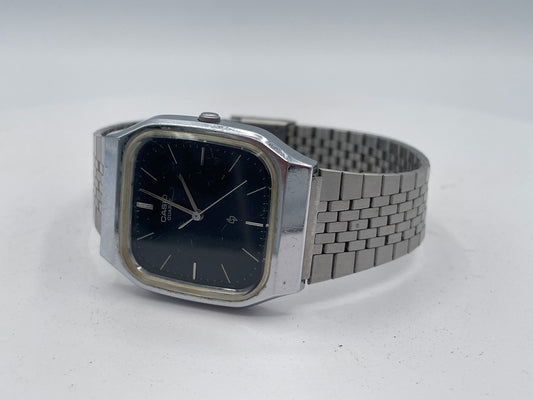 Vintage 1980s Casio MQ-300 Quartz Watch - 32mm Black Dial Stainless Steel Retro Watch