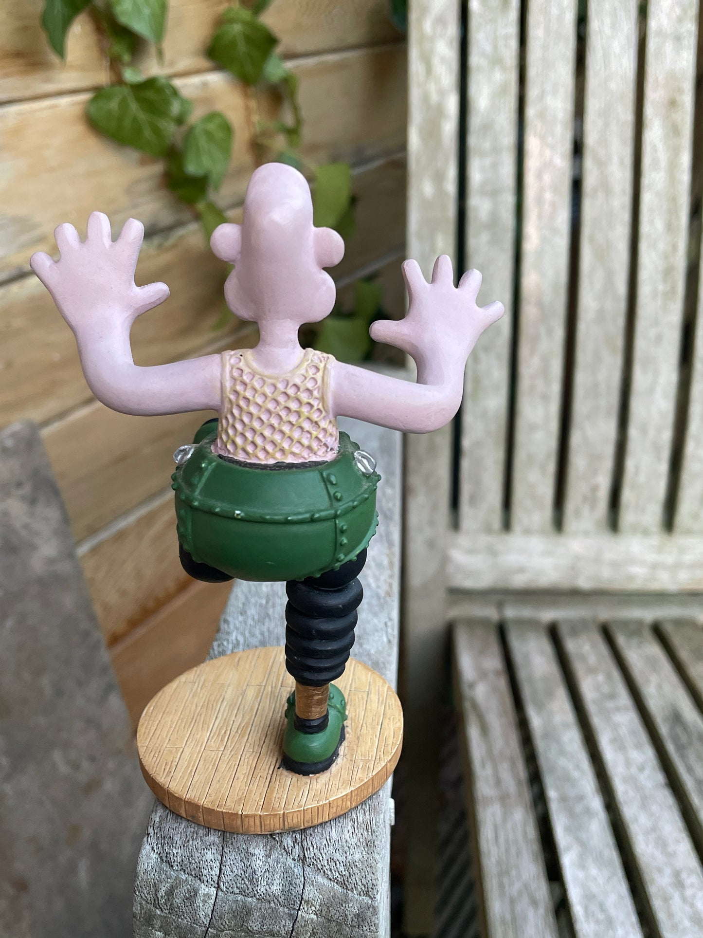 Original Wallace and Gromit Wrong Trousers Wallace figurine 1993 12cm tall