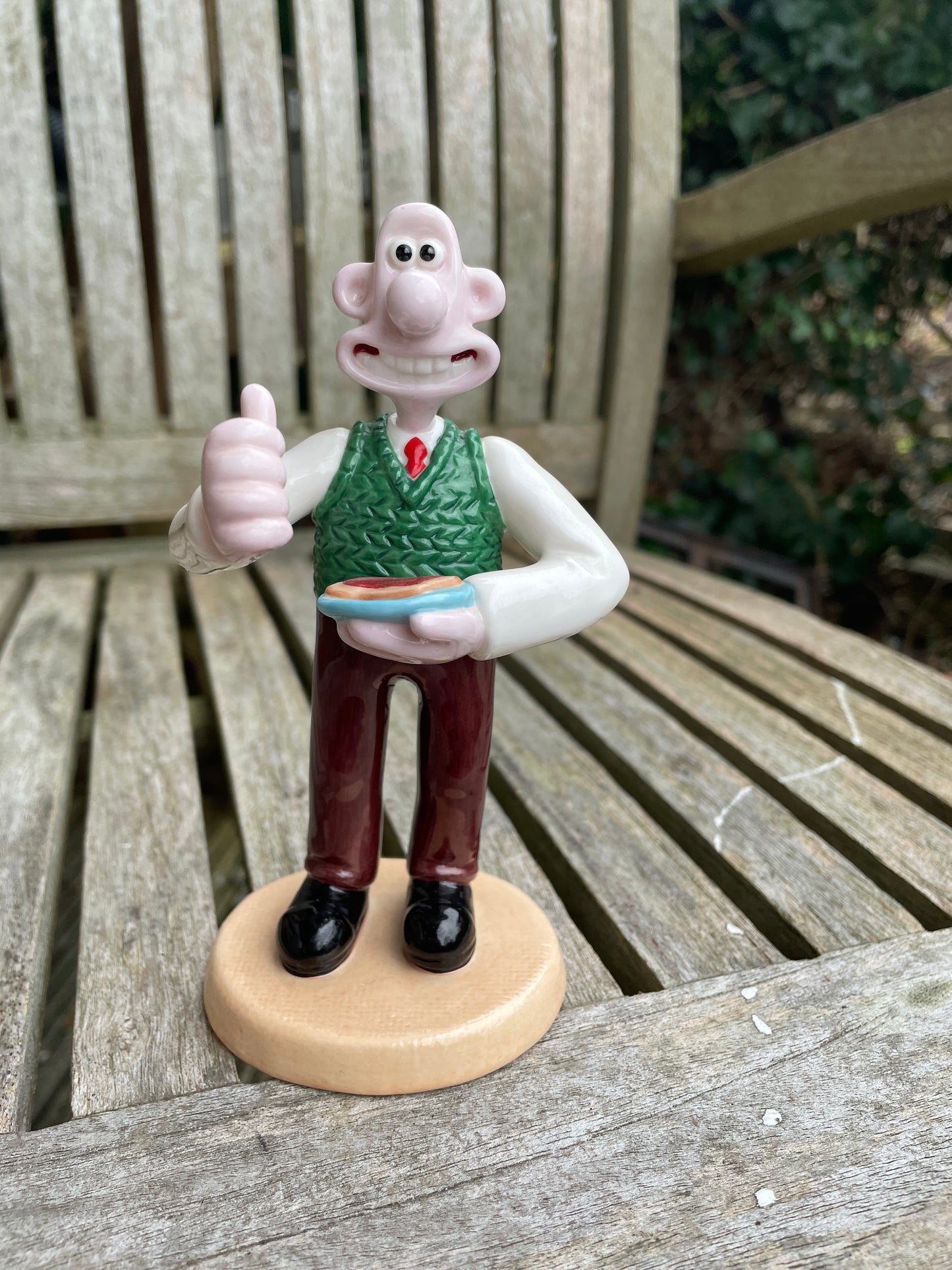 First Edition Wallace and Gromit Coalport hand painted porcelain Wallace figurine 14.5cm tall 2004