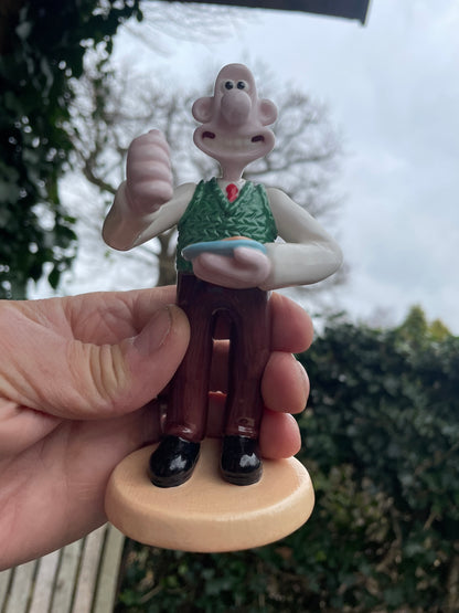 First Edition Wallace and Gromit Coalport hand painted porcelain Wallace figurine 14.5cm tall 2004