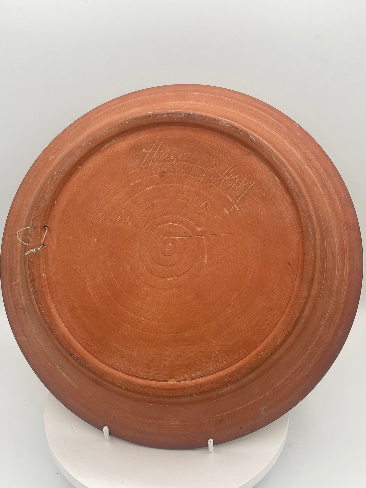 Vintage 1980s Studio Art Pottery Charger – Hand-Painted Paul Roche Heron Pottery Folk Art Bird Plate (Over 30 cm)