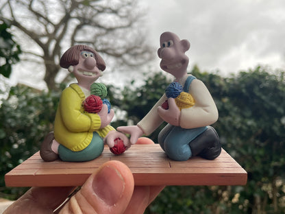 Wallace and Gromit - Wallace and Wendolene ceramic figurine 12.5cm wide