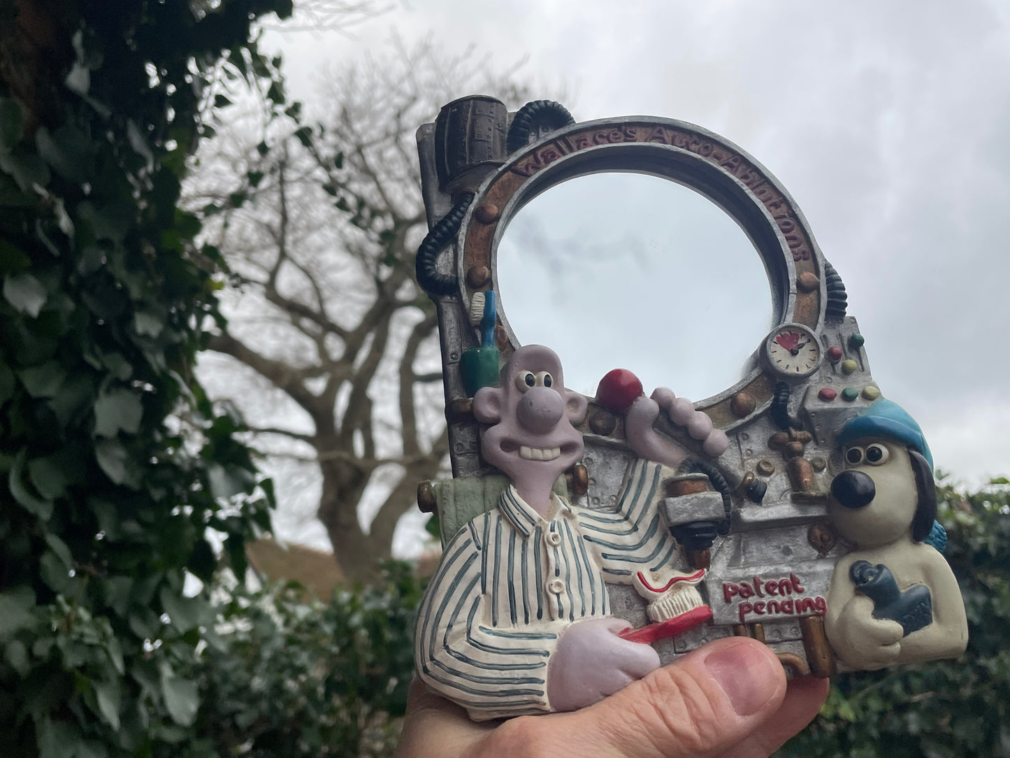 Wallace and Gromit shaving mirror -1989 - 19cm tall