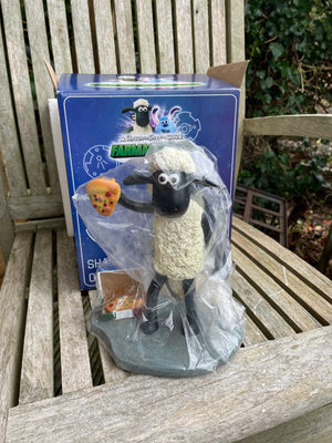 Original Shaun the sheep Farmageddon pizza ornament in original box and packaging 20cm tall