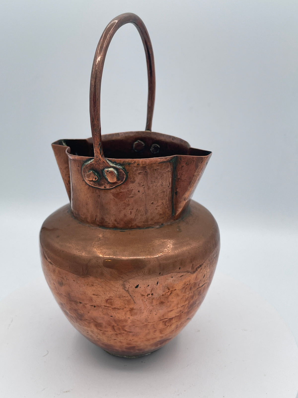 Antique Arts & Crafts Hand-Hammered Copper Double-Spouted Ewer / Jug – 21cm Planished Water Vessel