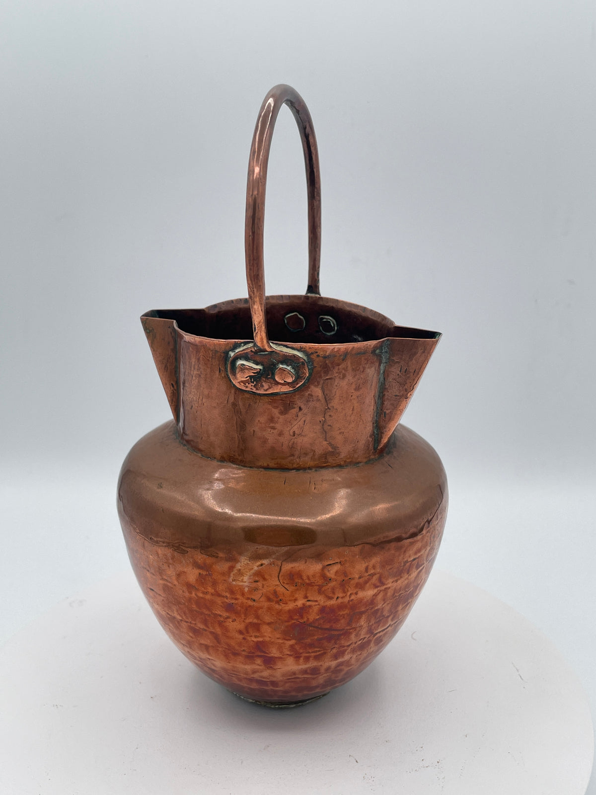 Antique Arts & Crafts Hand-Hammered Copper Double-Spouted Ewer / Jug – 21cm Planished Water Vessel