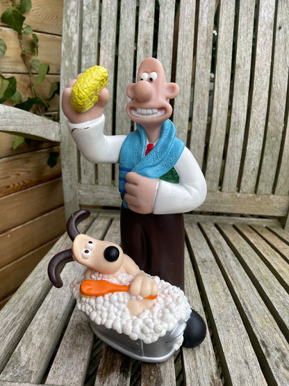 Wallace and Gromit bath time figurine with moveable arm 25cm tall