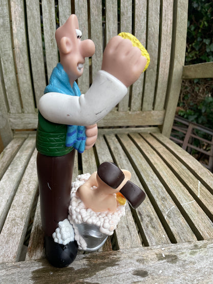 Wallace and Gromit bath time figurine with moveable arm 25cm tall