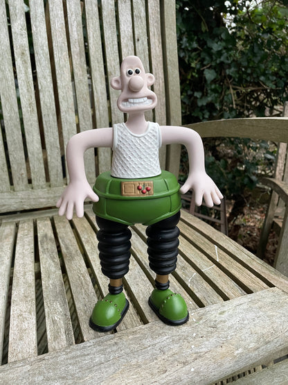 Wallace and Gromit -Large Wallace figure 1993 from The Wrong Trousers Film 28cm tall