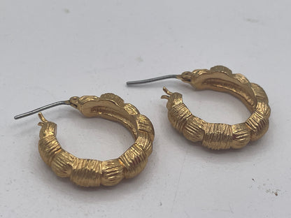 Vintage Napier Gold-Tone Chunky Ribbed Hoop Earrings, Corrugated Segmented Design, Pierced Fit (Approx. 20mm Diameter)