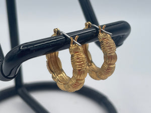 Vintage Napier Gold-Tone Chunky Ribbed Hoop Earrings, Corrugated Segmented Design, Pierced Fit (Approx. 20mm Diameter)