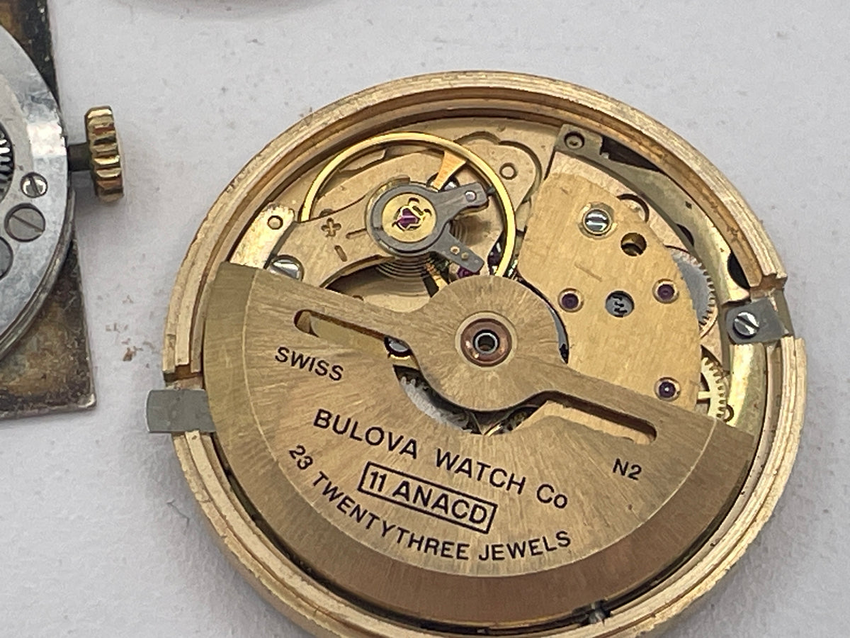 Vintage Mixed Lot of Swiss Watch Movements & Watch Heads: Longines 17 Jewels, Zenith 19 Jewels & Bulova Ambassador Automatic