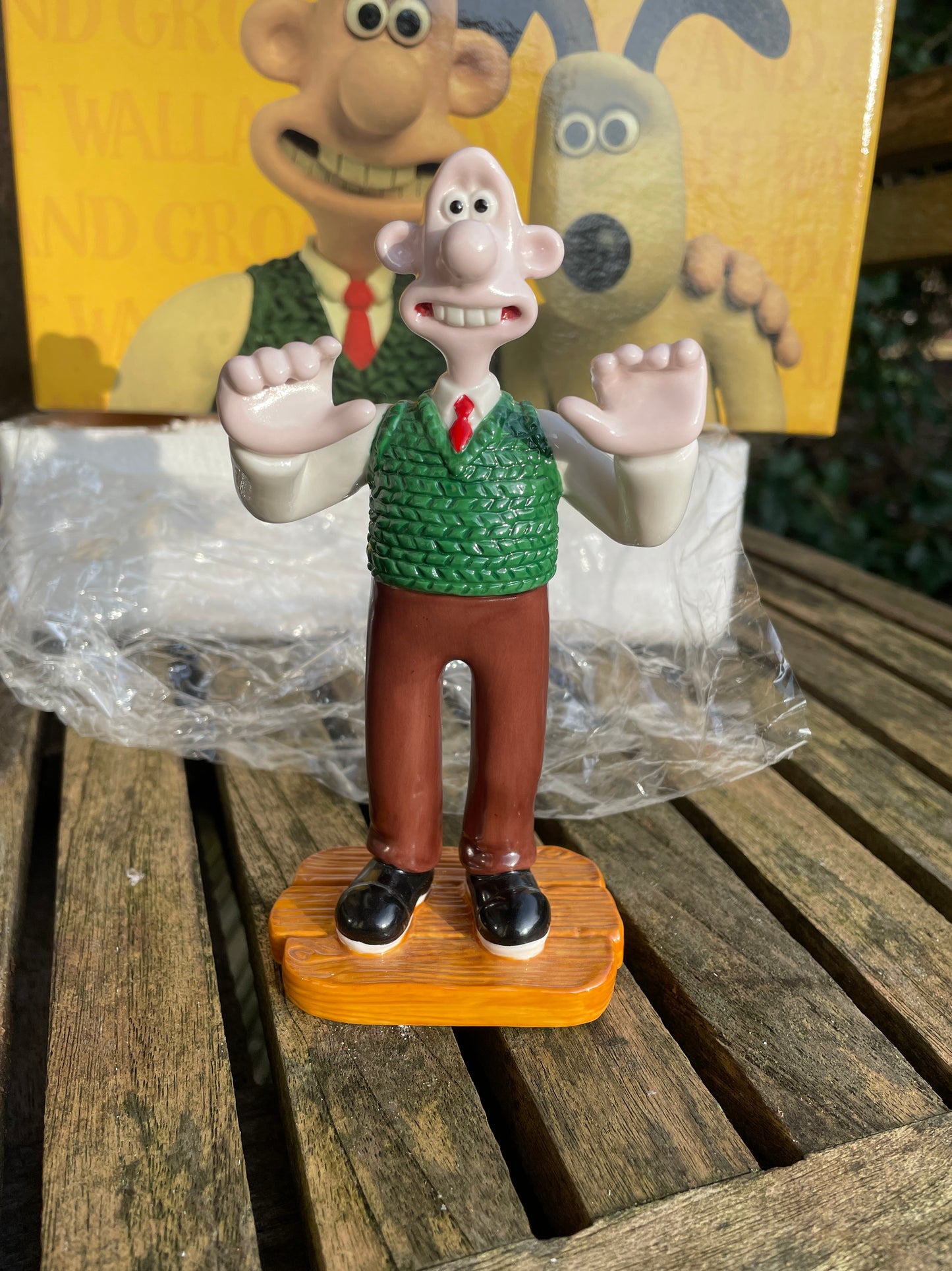 Wallace and Gromit - Wallace Coalport figurine boxed 14.5cm tall