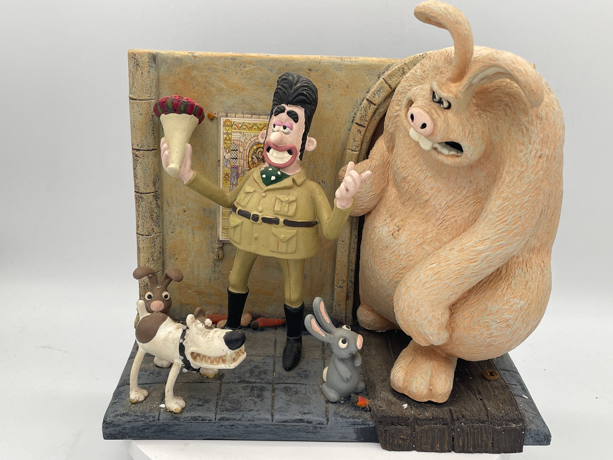 Wallace & Gromit The Curse of the Were-Rabbit Statue 3 | Victor Quartermaine, Philip & The Were-Rabbit Boxed Figure