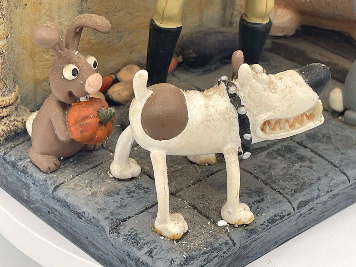 Wallace & Gromit The Curse of the Were-Rabbit Statue 3 | Victor Quartermaine, Philip & The Were-Rabbit Boxed Figure