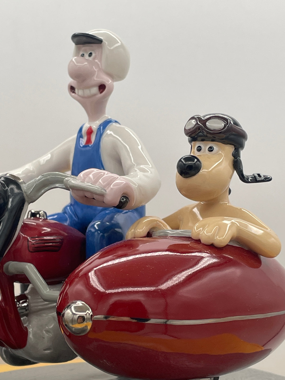 Coalport Wallace & Gromit "'Hold on Gromit'" Limited Edition Porcelain Figurine | Boxed Set