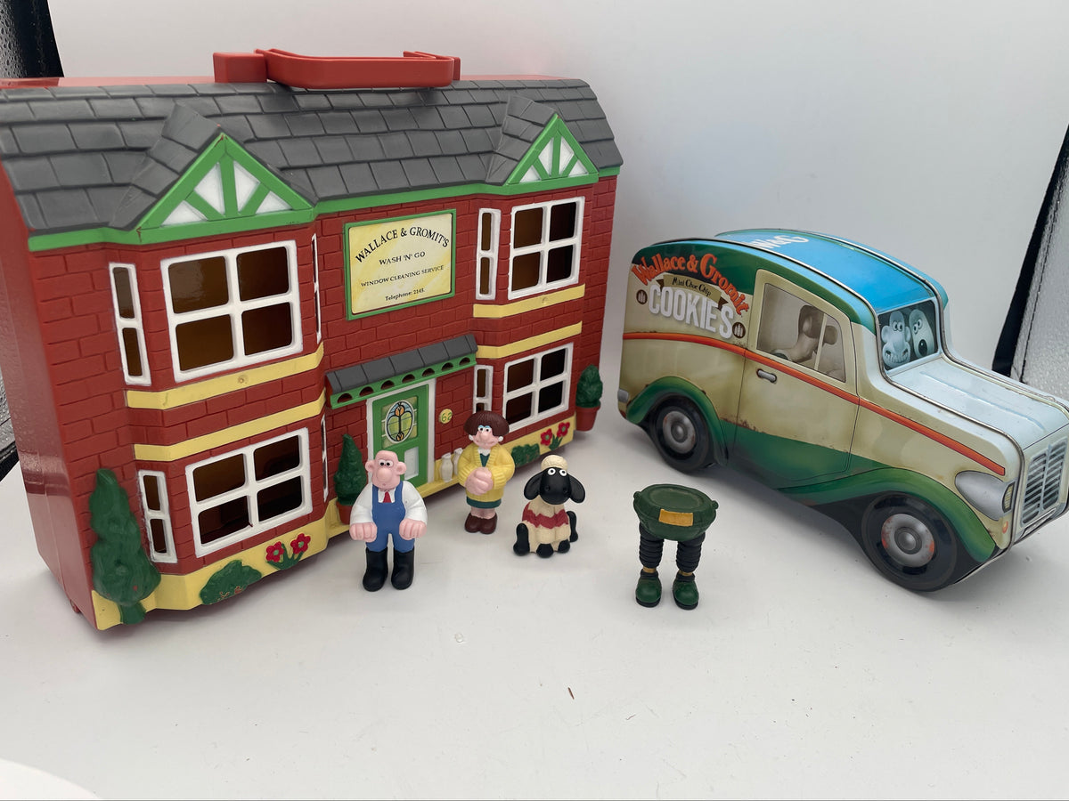 Wallace & Gromit West Wallaby Street Wash 'N' Go Playhouse, Van Biscuit Tin & Figurine Set