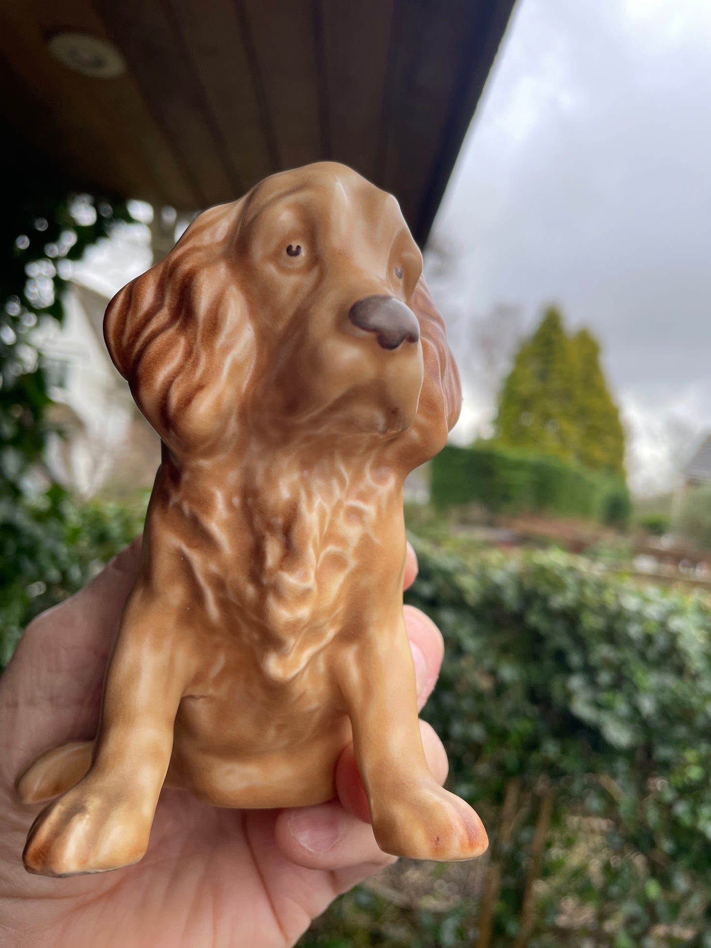 Cocker Spaniel figurine by Sylvac - model 18 sitting and fawn colour with a sheen finish 70's