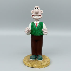 A 1989 Ceramic Collectable Figurine of Wallace from Wallace and Gromit 11cm Tall