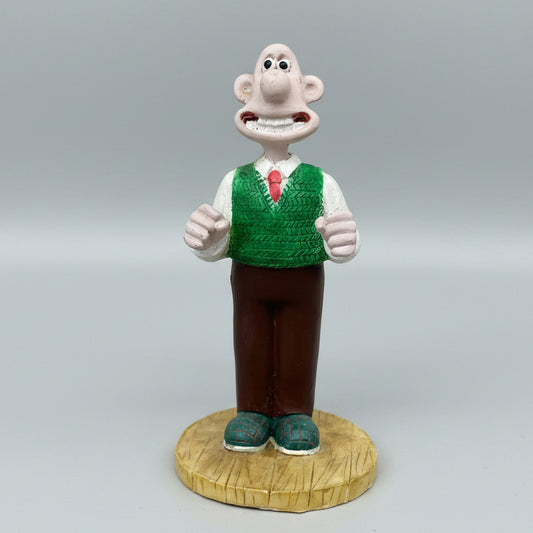 A 1989 Ceramic Collectable Figurine of Wallace from Wallace and Gromit 11cm Tall