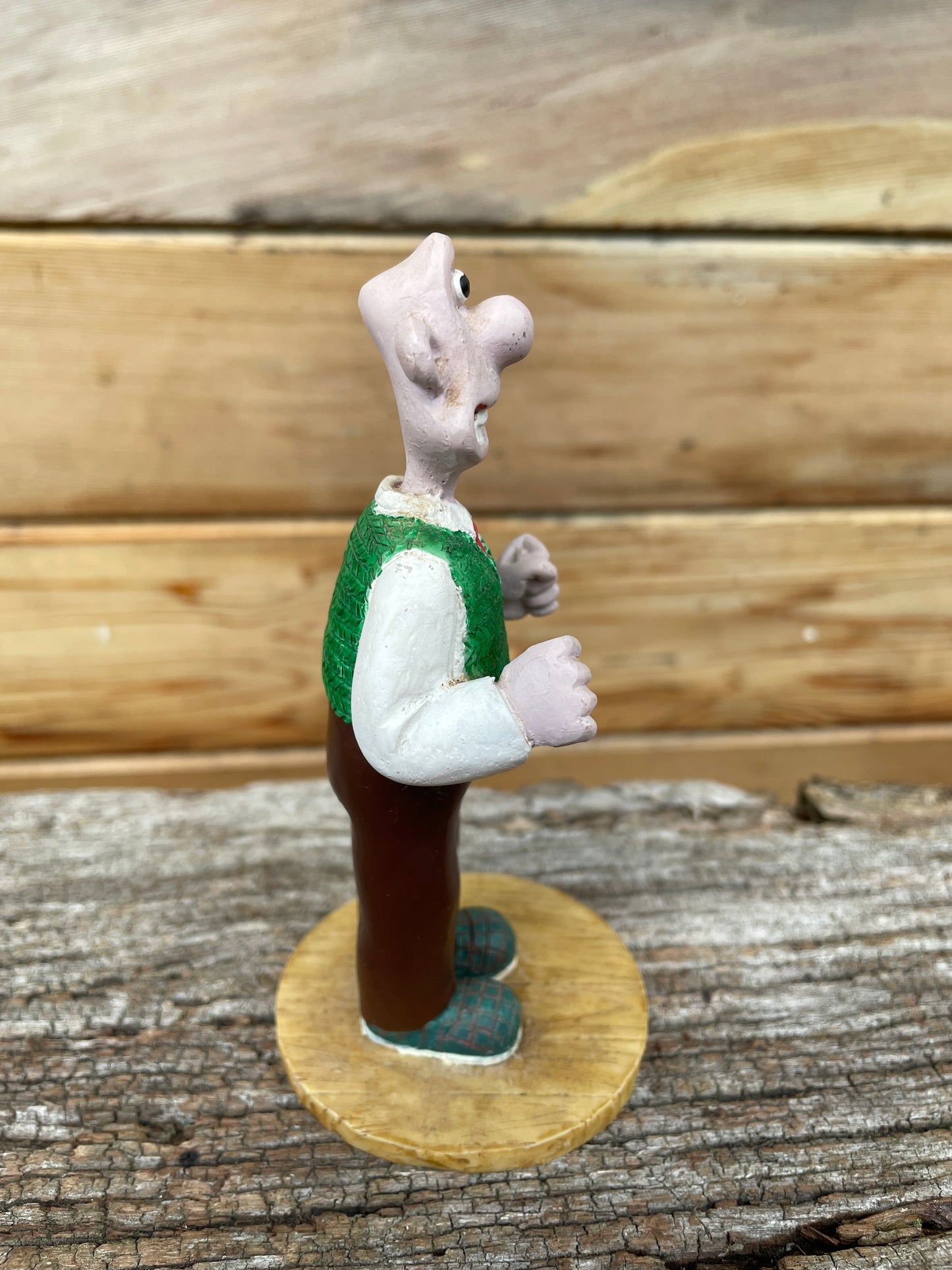 A 1989 Ceramic Collectable Figurine of Wallace from Wallace and Gromit 11cm Tall