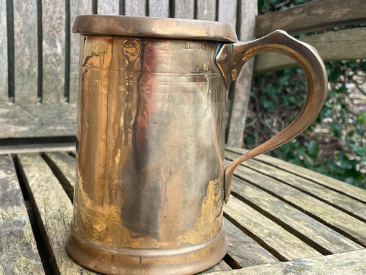 Victorian copper quarter gallon measure 15cm tall - c1880