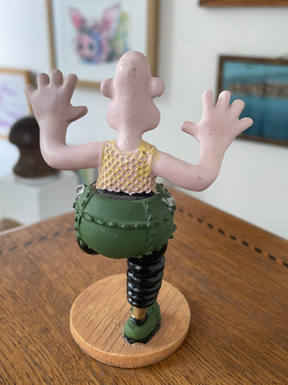 Wallace and Gromit Figurine – Wallace Character Figure on Faux Wood Base (12 cm)