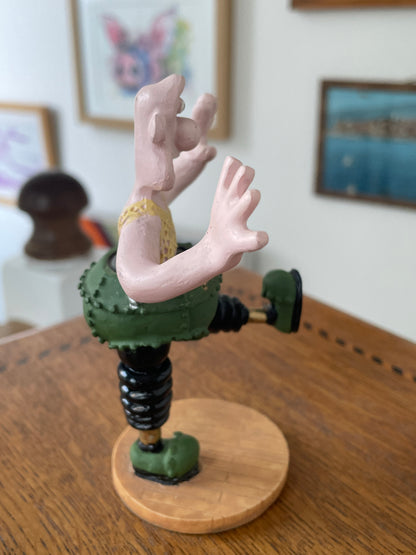 Wallace and Gromit Figurine – Wallace Character Figure on Faux Wood Base (12 cm)