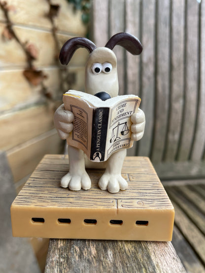 Wallace and Gromit's Gromit figure 8.5cm tall c1990's