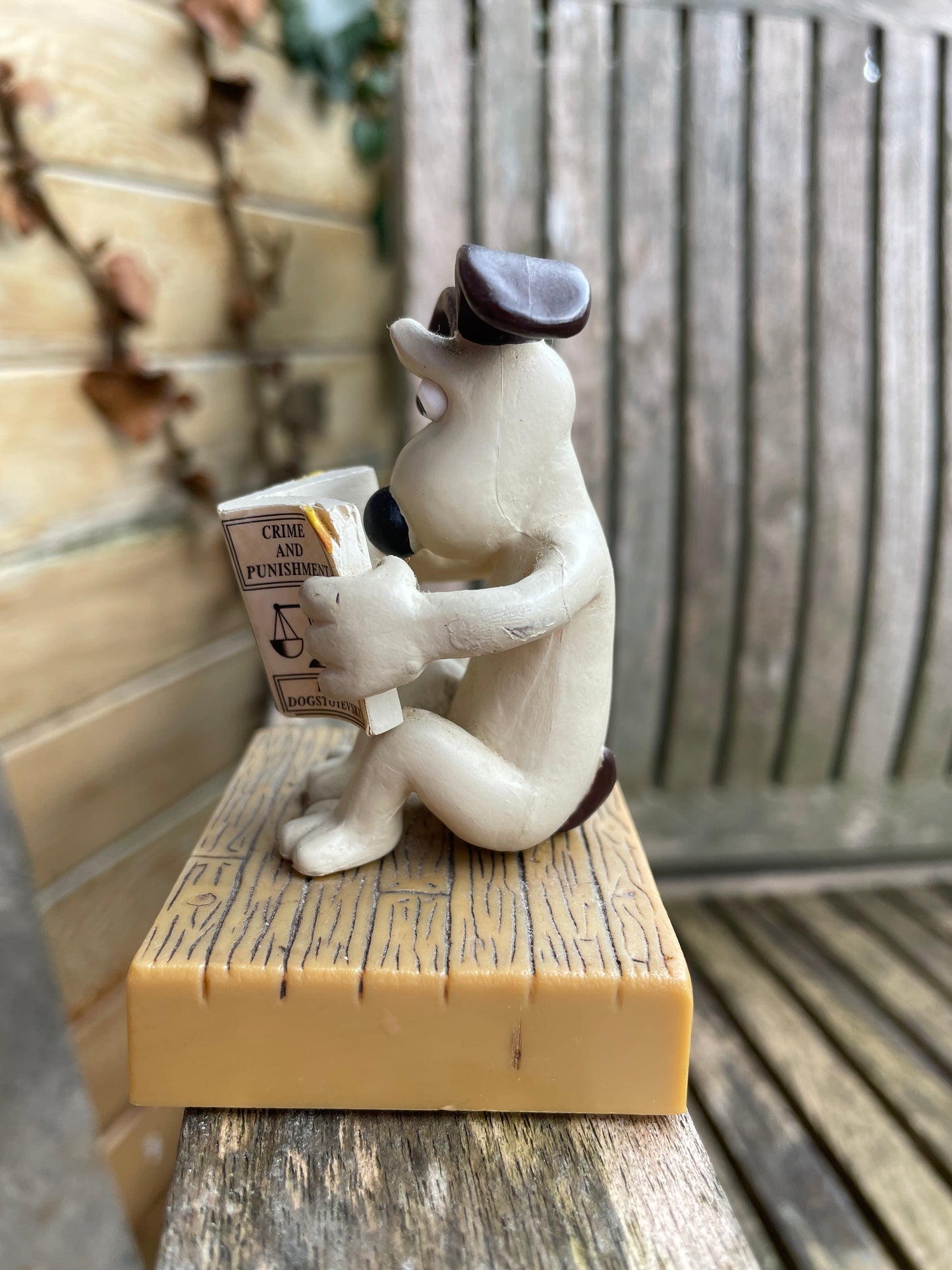 Wallace and Gromit's Gromit figure 8.5cm tall c1990's