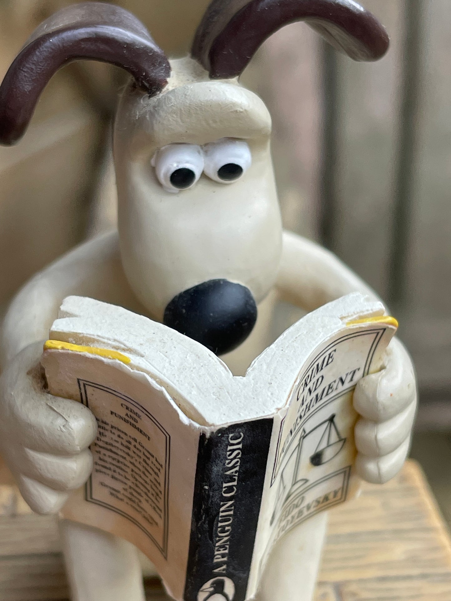 Wallace and Gromit's Gromit figure 8.5cm tall c1990's