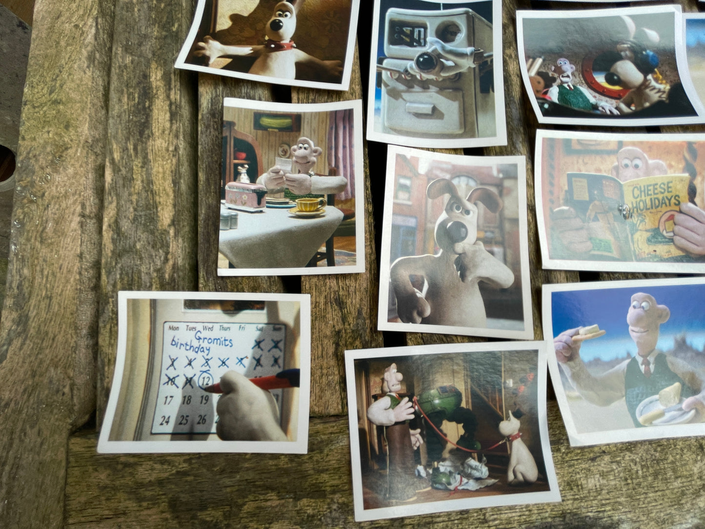Collection of Wallace and Gromit Merlin collection card/stickers from 1990's