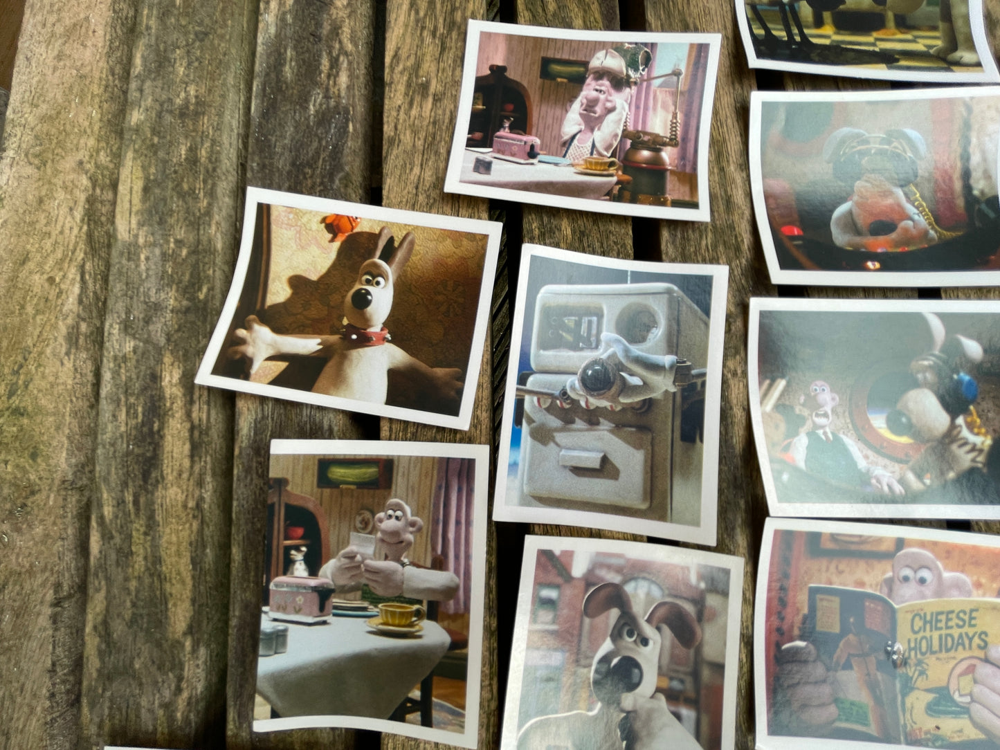 Collection of Wallace and Gromit Merlin collection card/stickers from 1990's