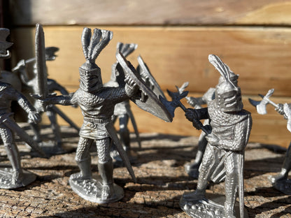 Plastic toy soldiers, Medieval Knights, Timpo Toys 1970's vintage