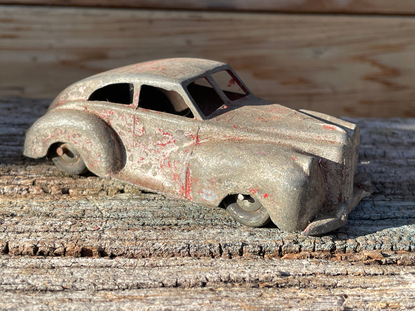 Vintage Timpo Toys toy diecast friction drive red Packard Saloon car c.1949