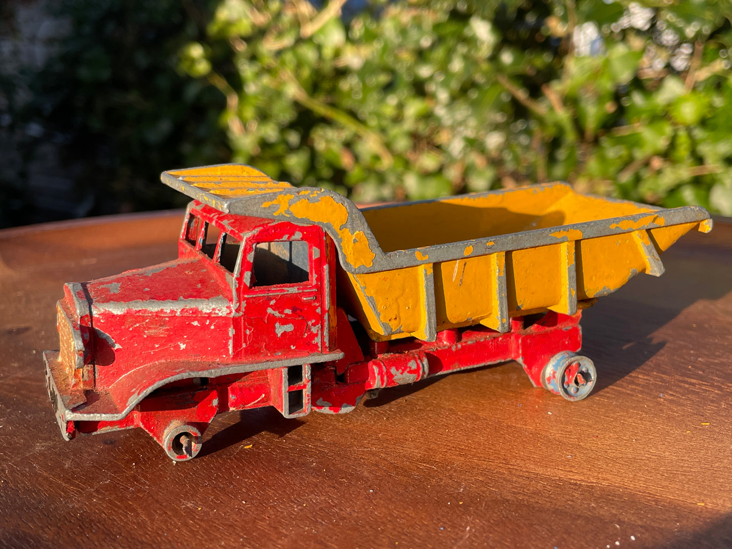 Benbros Qualitoy Diecast Euclid toy tipper truck 14cm long - 1968