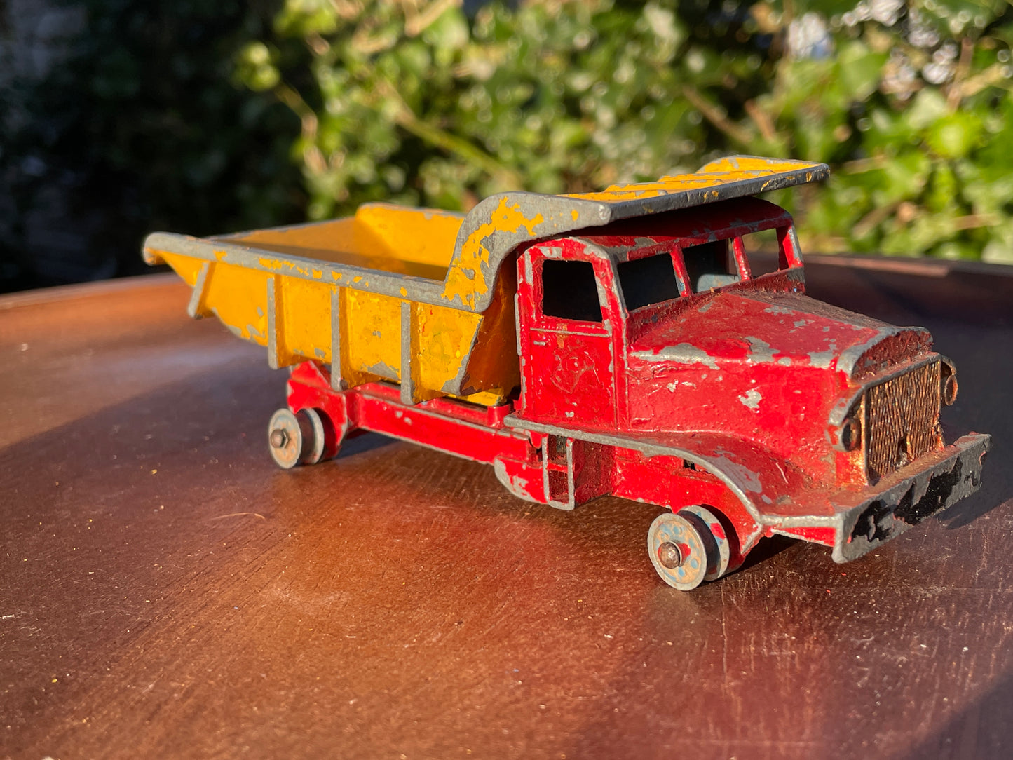 Benbros Qualitoy Diecast Euclid toy tipper truck 14cm long - 1968