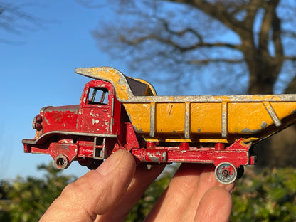 Benbros Qualitoy Diecast Euclid toy tipper truck 14cm long - 1968