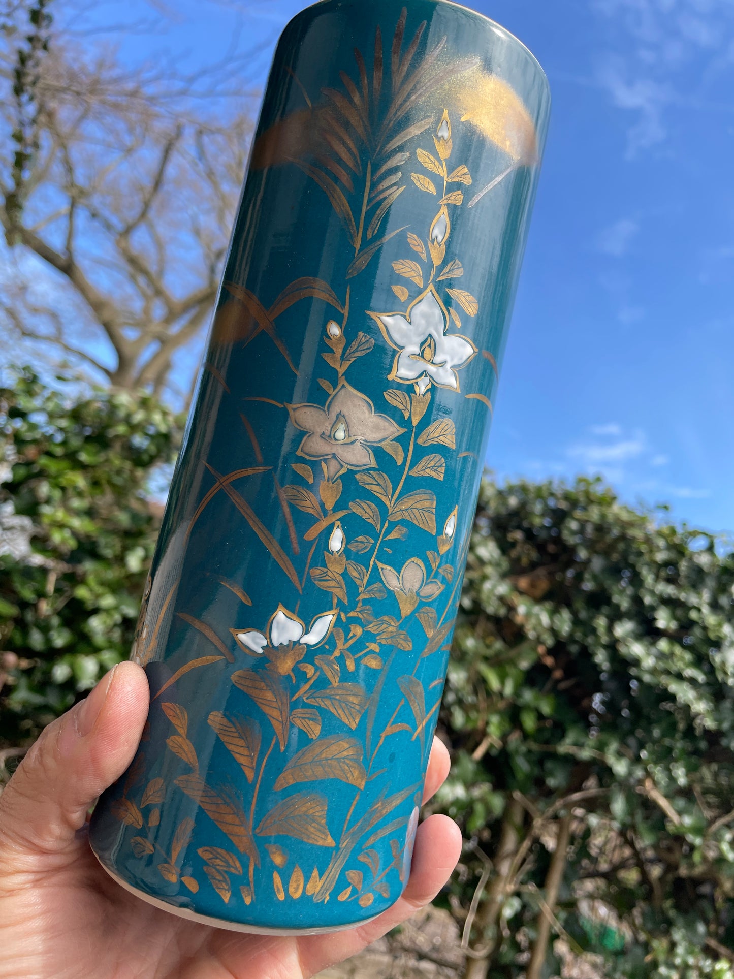Antique Japanese hand painted tall vase in original wooden box 24cm tall