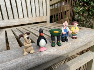 Vintage Wallace and Gromit figures Wallace, Gromit, Feathers McGraw, Wrong trousers, Wendolene 5.5cm tall
