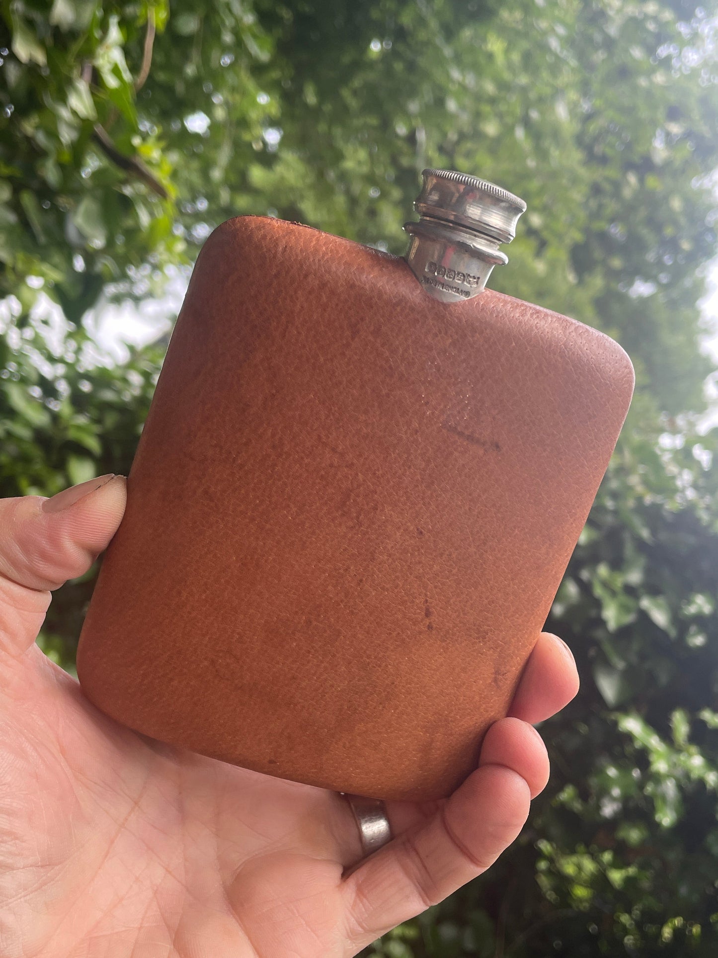 Vintage English Hip Flask – James Dixon & Sons – Electroplated Cap – Leather Clad – Sheffield – 264g – c.1920s–40s