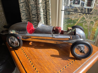 Vintage English Tether Racing Car – Exposed Engine Mechanical Model, Indianapolis Style (c.1940s–1950s)