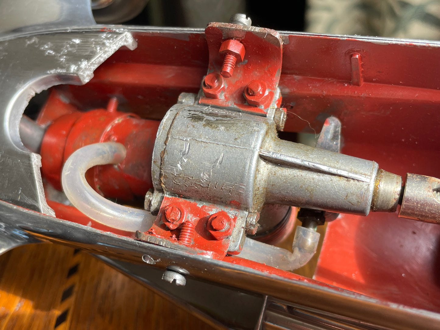 Vintage English Tether Racing Car – Exposed Engine Mechanical Model, Indianapolis Style (c.1940s–1950s)