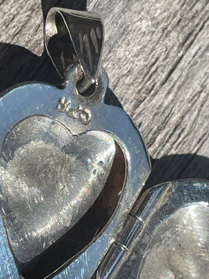 Vintage Sterling Silver Heart Locket – 925 Engraved Foliate Photo Pendant – Romantic Keepsake Jewellery