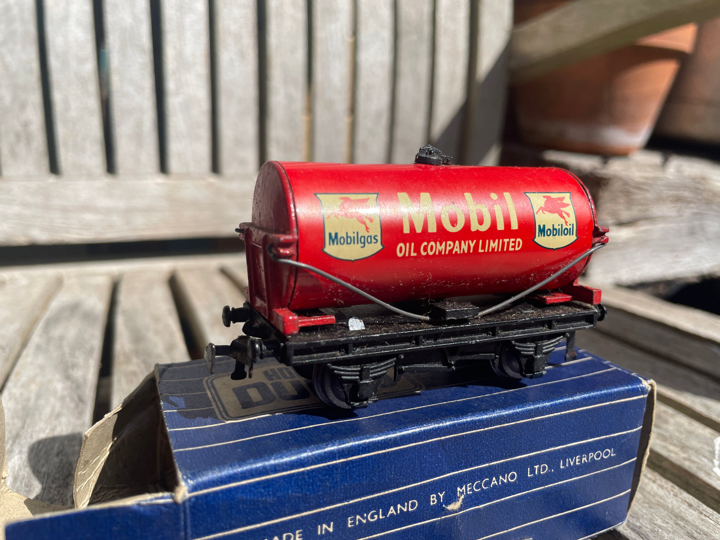 Vintage Hornby Dublo Mobil Oil Tank Wagon D1 32084 | Boxed OO Gauge Model Train by Meccano Ltd