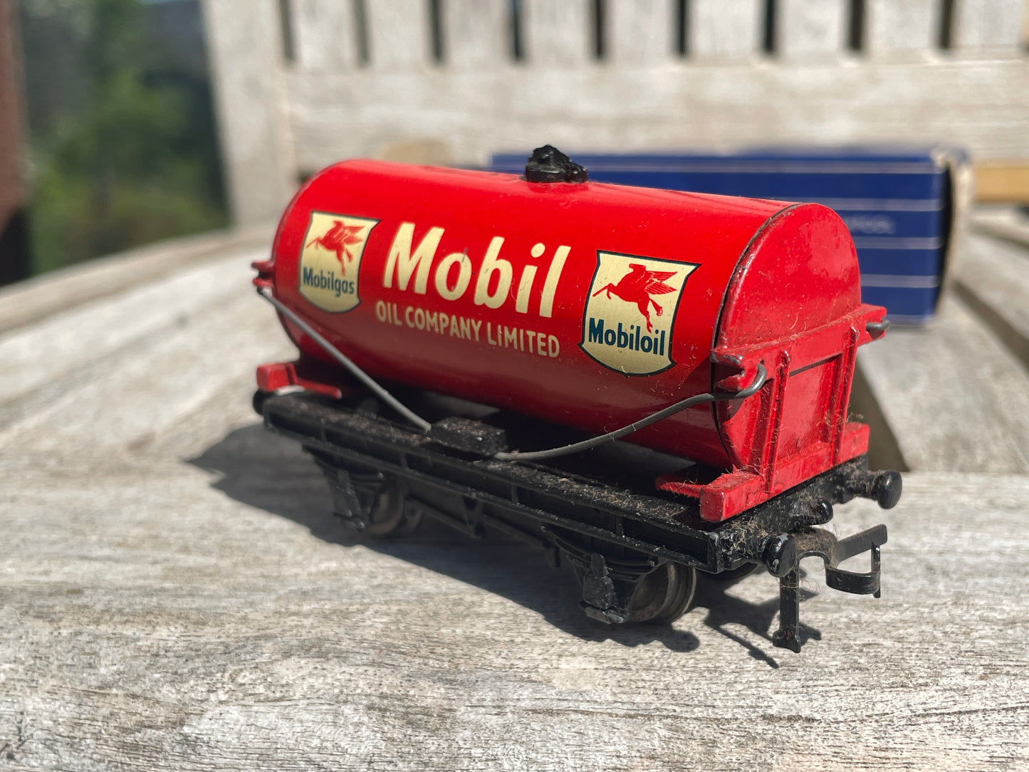 Vintage Hornby Dublo Mobil Oil Tank Wagon D1 32084 | Boxed OO Gauge Model Train by Meccano Ltd
