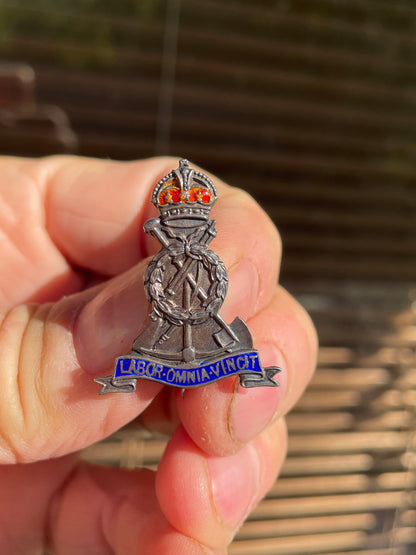 Stirling silver and enamel officers badge and WW1 British Royal Artillery Regimental Sweetheart Brooch